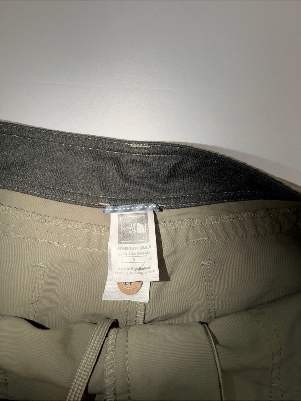 The North Face Olive Green Hiking Cargo Shorts Women’s Size 8 - Picture 7 of 12